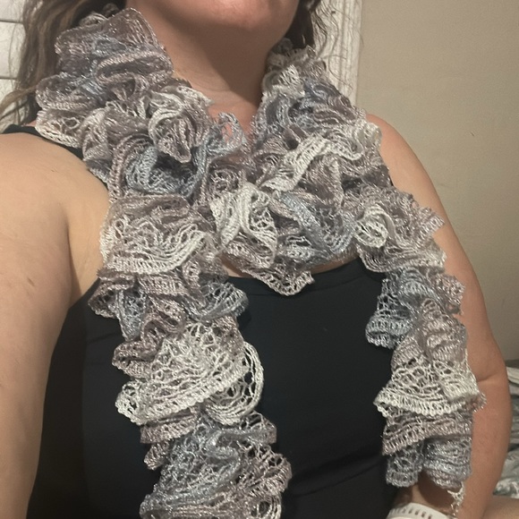 Knit lace ruffled scarf gray mauve white sparkle handmade ππ - Picture 6 of 8